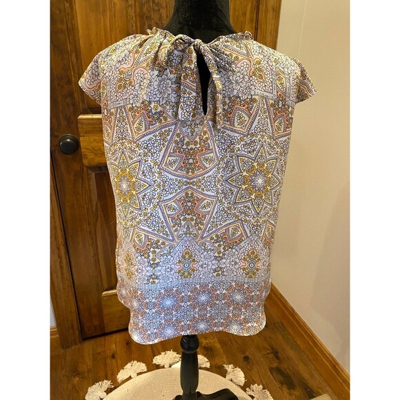 Lauren Conrad  Blouse Sz Large  Top Ruffled Neckline Sleeveless Spring Or Summer - Picture 5 of 10